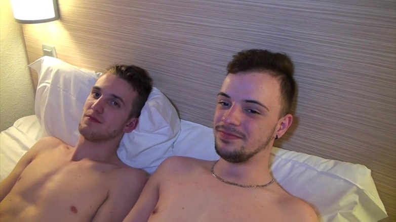 Gaybareback: Jonathan s-a futut cu o blondă de top, heterosexuală, curioasă