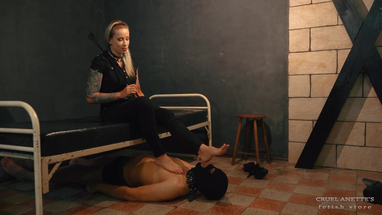Cruel Anettes fetish world: Red Nails, jilat kaki