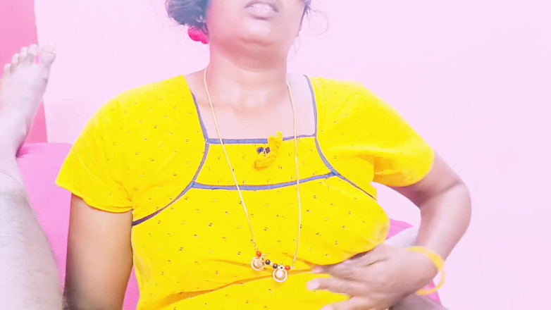 Telugu honey lips: Bella cameriera indiana che scopa il piccolo cazzo del proprietario...