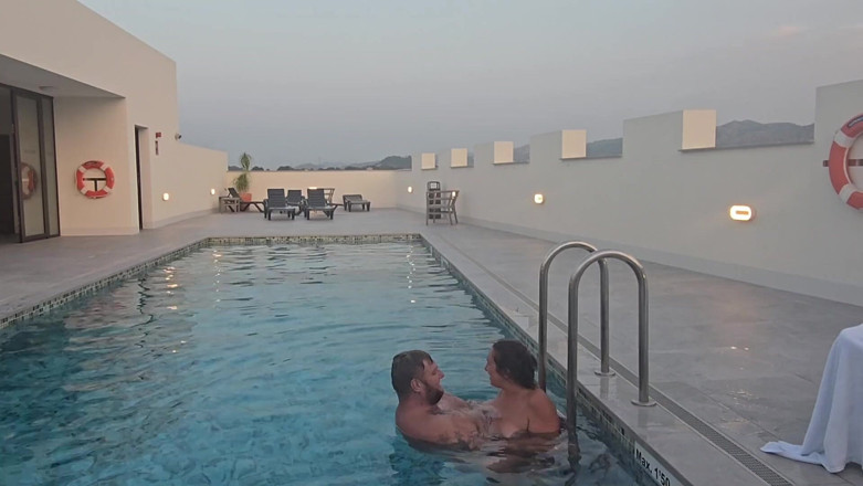 Jimbob Star Straight: Fodendo na piscina
