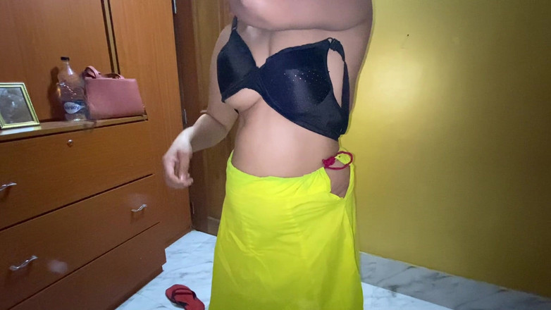 Tasnim Zara: Une Bengalie se prépare pour faire du shopping