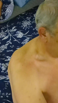 Ngày của cha bà carmen bú cu, xuất tinh vào miệng, thổi kèn nhổ nước bọt