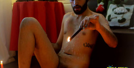 Camilo Brown: Zabawa z kolorowymi świecami przy dźwiękach kolęd