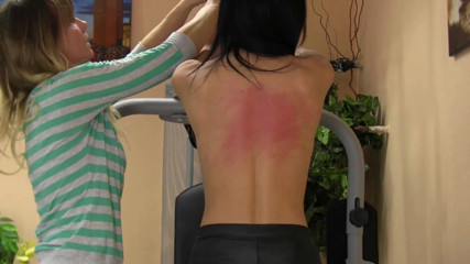 Spanking Server: Donna nagie plecy bicz