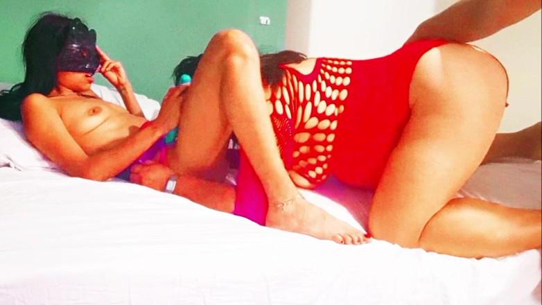 Skinnydanie21: Threesome with My Stepmother and Stepsister