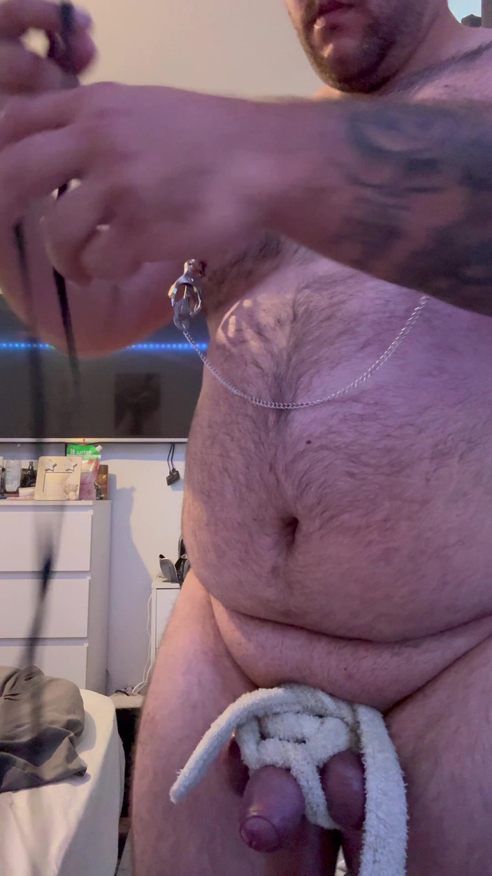 Shaun Cbt: Bröstvårtan leker med kuk bondage