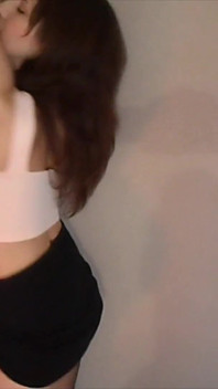 Sugargirl menanggalkan pakaiannya