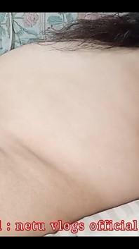 Desi Indian Bhabhi Shows Her Beautiful Sexy Big Boobs and Hairy Armpits