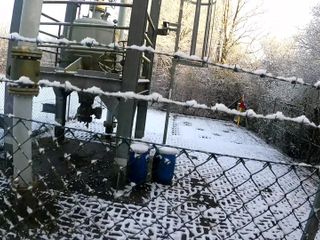 Bouncy Tits Action: Bătaie de țâțe înghețate pe marginea drumului
