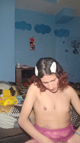 Femboy from Colombia: Nové operace každý nový den