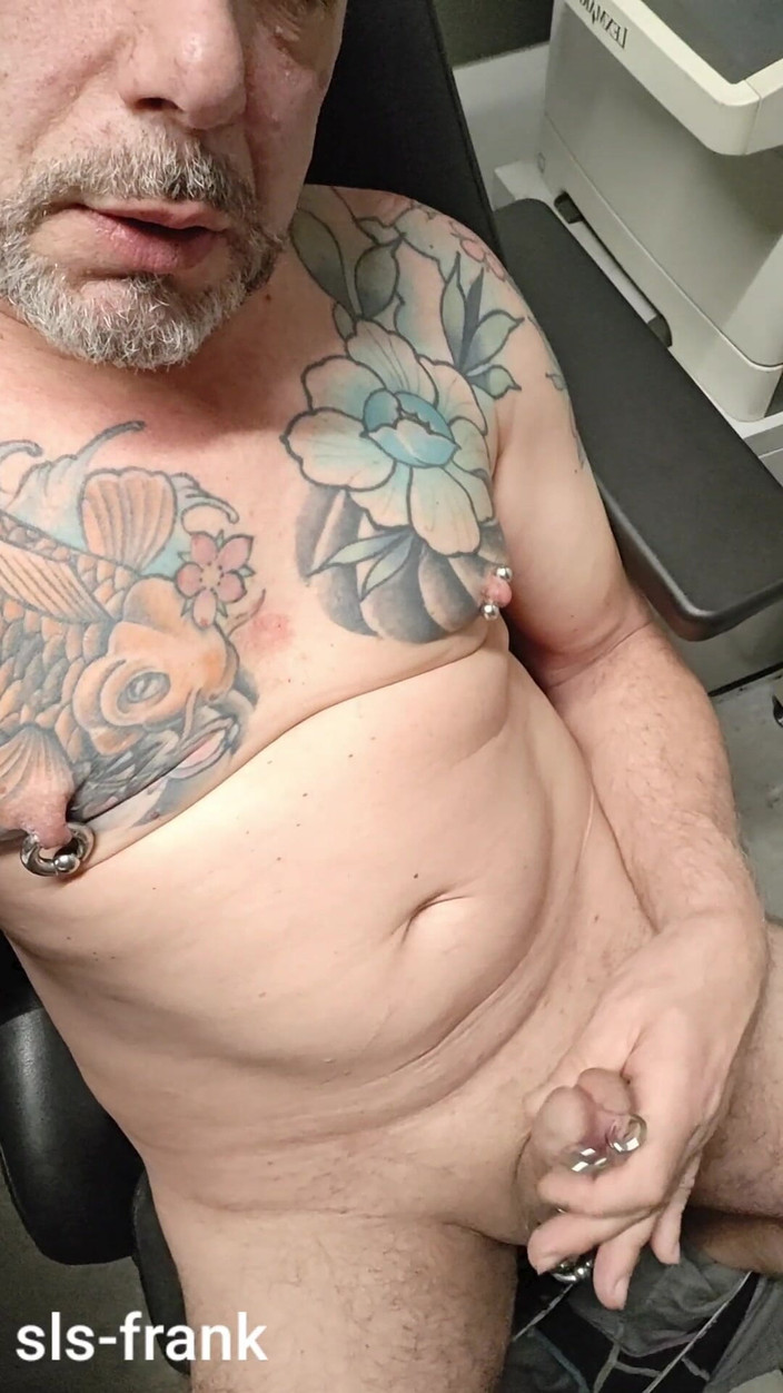 sls-frank: Sls-frank menyembur dari subhirisinya dalam jarak dekat