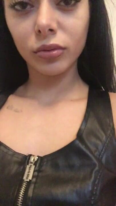 Sarah BaB: Dominatrix remaja Saraabab