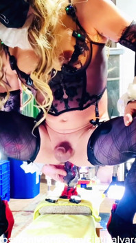Sevimli tavşan oğlan götüne büyük dildo sokuyor anal video