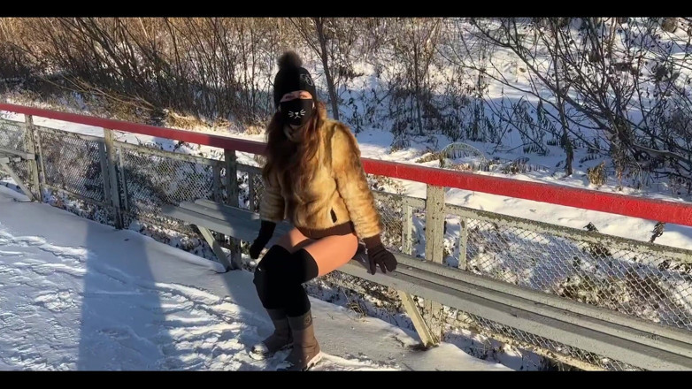 Juli Smith Meow: Una vaciada de invierno es el lugar perfectopara olvidar que...