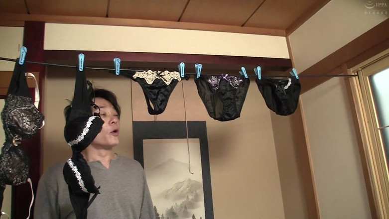 Raptor Inc: 그는 그의 사위를 보고 흥분합니다. 그녀는 최고의 사막을 만든다