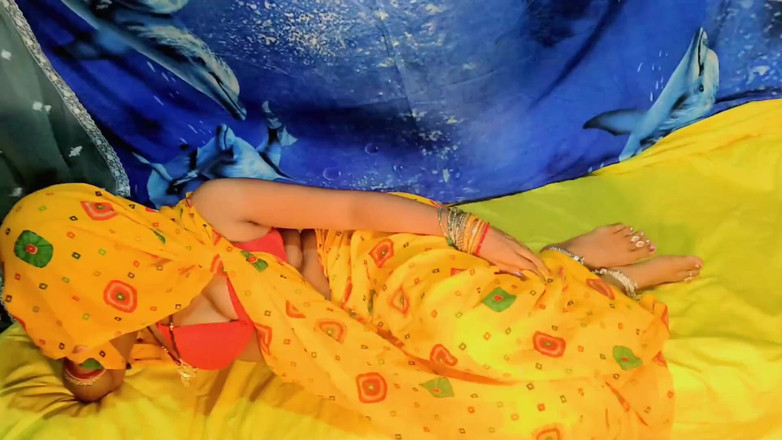 Desi step mom: Seksi sali ko sarı sari bana sert anal sikiş seks...