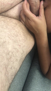 Indonéská coura olizuje penis a koule