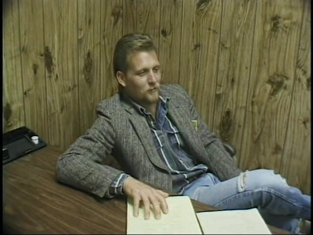 Latina Bang: Fin stor jizz belastning på tungan för denna mörkhåriga hora...