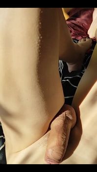 Tu veux lécher le sperme de mon ventre après notre sexe déjanté ?
