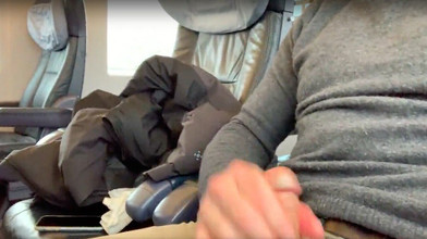 TJenner: 通勤中にムラムラして、電車の中でチンポをガクガクさせてイッちゃいました。