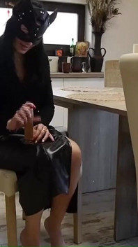 Milfycalla kompilace - fetiš, romantické kouření, latina cum-děvka s velkým zadkem 17