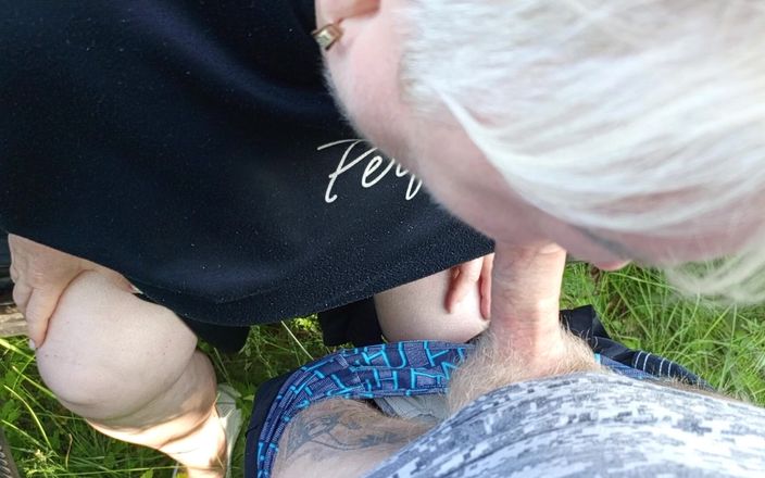 Zona901: Am venit cu mama mea vitregă cu mașina în parc unde îmi...