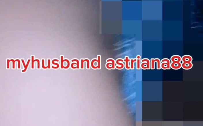 Astriana88: Vacker Pkk styvmor och byhuvud: suddiga ansikten, men het atmosfär...