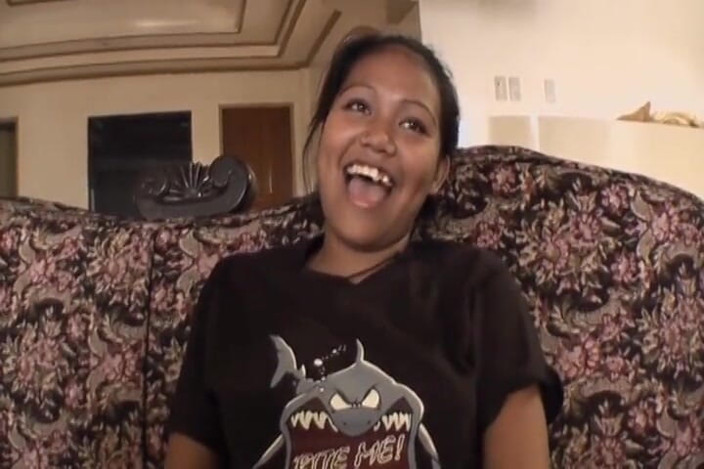 Asian Cuntz: Thai whore riding on the couch on her casting