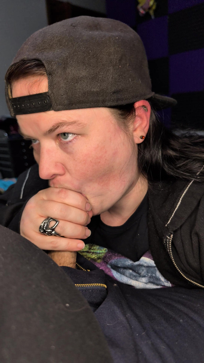 TheKinkyPwrLftr: After Work Blowjob