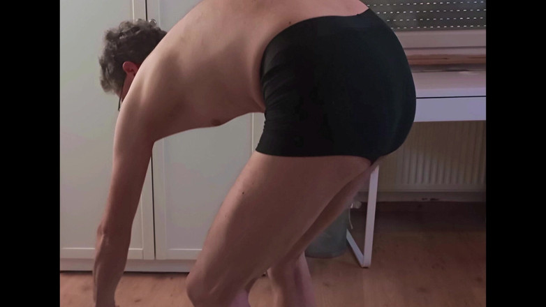 Mark Hannes: Pantyhose Hump Masturbation