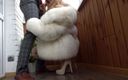 Otta Koi: 발코니에서 흰색 모피 코트를 입은 격렬한 핫한 섹스 - 더블 사정!