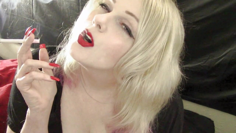 Smoke Temptress Annie Vox - Smoking Fetish: Chainmoking 120. let