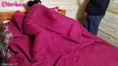 Riderqueen: Überrascht im bett - cuckold-ehemann filmt seine ehefrau mit einem jungen...