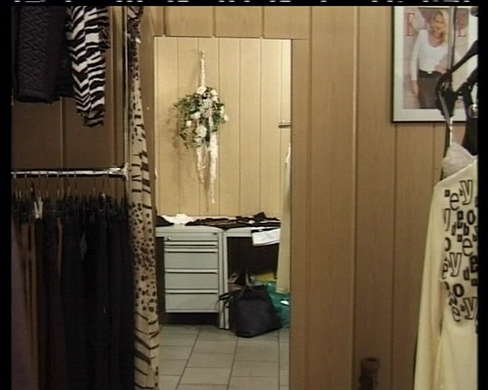 Deutsche Madchen: Gadis remaja jerman dengan lingerie baru lagi ngusap pakaian dalam...