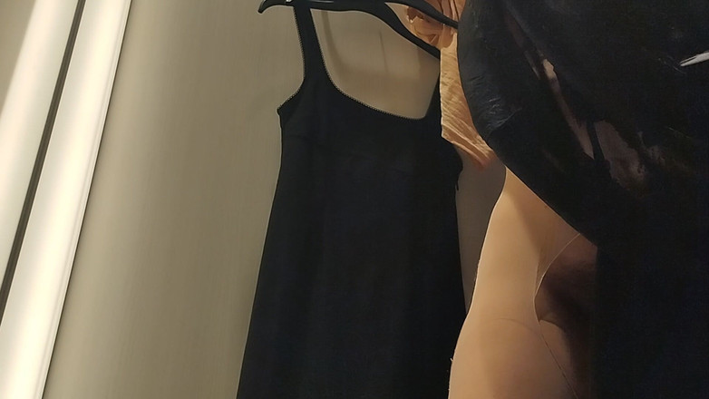 Amateur_MS: Soyunma odasında seksi esmer