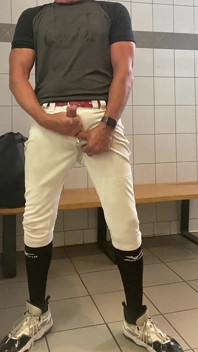 นักกีฬาเบสบอล Jockdad87 ยิงน้ำอัลฟ่าในห้อง locker