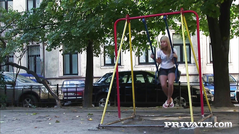 Private.com: PRIVADA Melissa swings graciosamente para anal