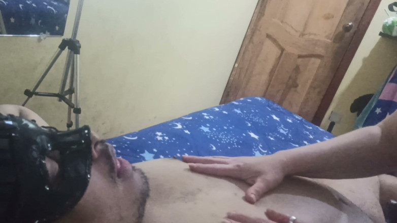 HornyCouple69x: ให้นมผัวกู