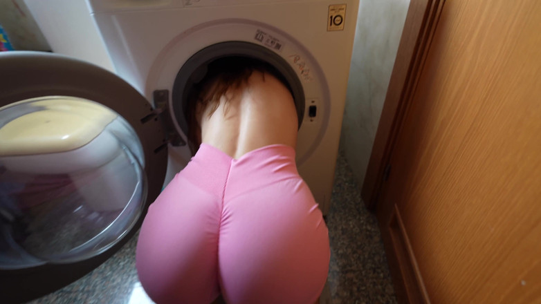 Alexa Poshspicy: POV: พี่สาวเลี้ยงติดอยู่ในเครื่องซักผ้า ฉันจิ้มรูตูดเธอ น้ำแตกพุ่ง