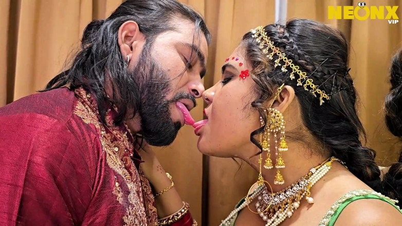 Indian Savita Bhabhi: Dulha Dulhan Honeymoon Desi Couple