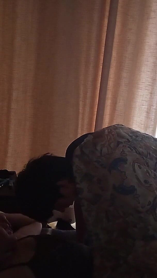 Moo DBOXXX: meri 18 saal ki eesaee dost ke saath