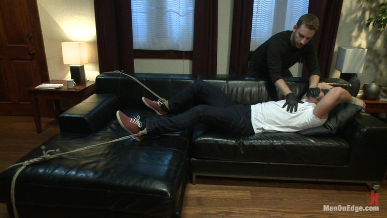 Men on Edge: Jeremy Stevens ve iç çamaşırı hırsızları - bölüm bir