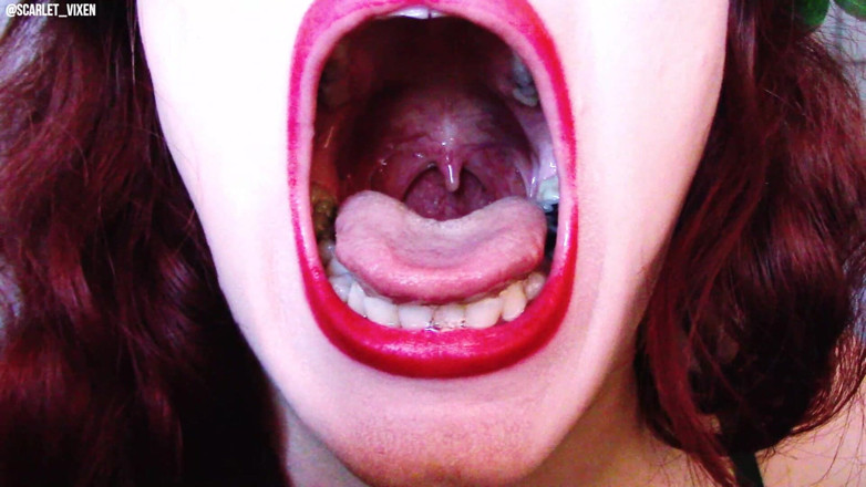 Scarlet Vixen: La boca adictiva de Lady Ivy
