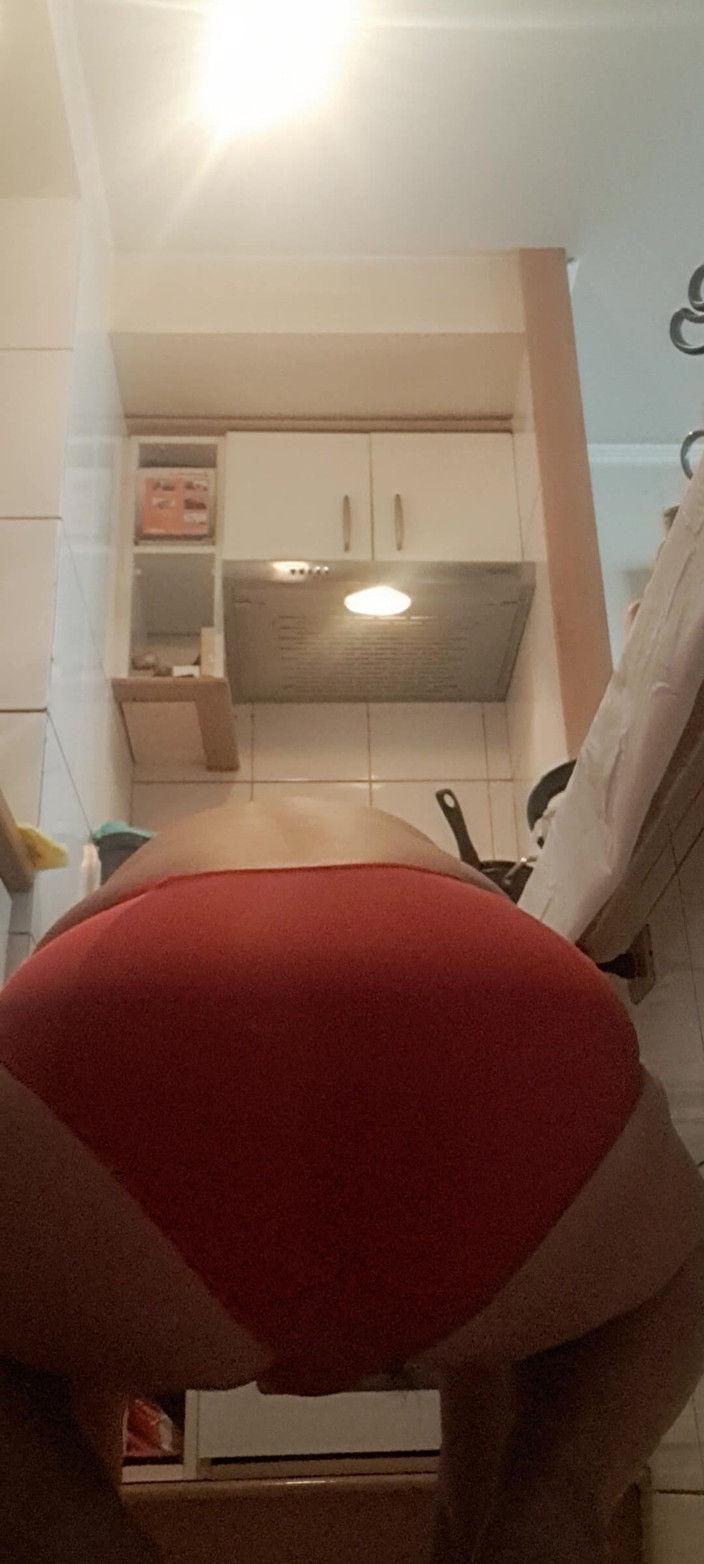 Mommy big hairy pussy: Mutfakta Kırmızı Külotlu MILF