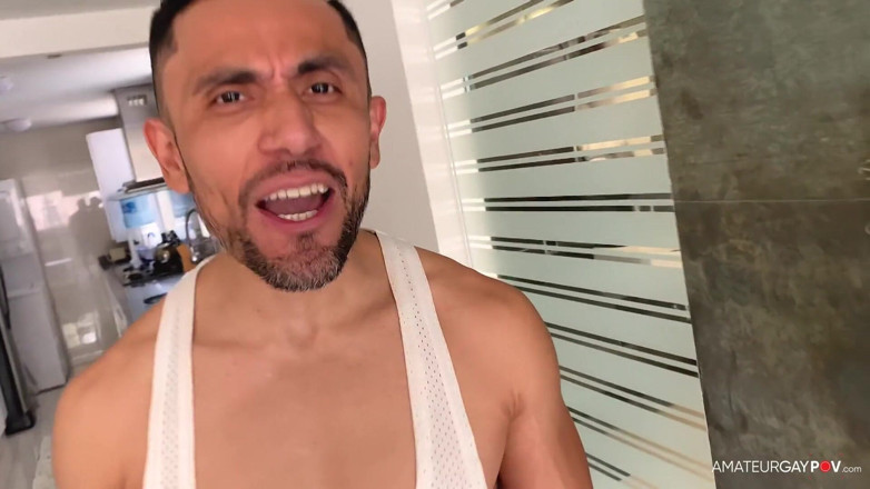 Amateur Gay POV: Pissene Trainerin