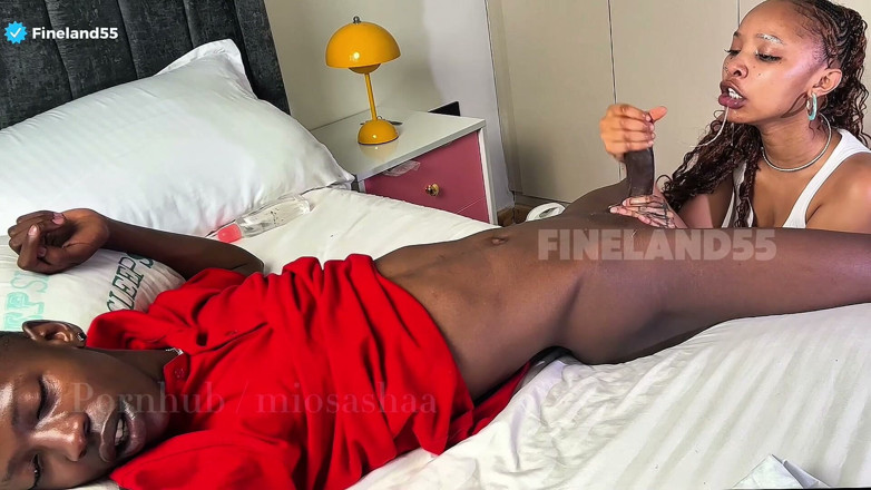 Charlottmio: Sexo casero en el dormitorio con mi vecina cachonda