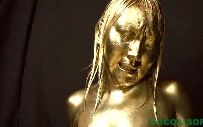 Cocoa Soft: Cuelga pintura de oro sobre tu cabeza