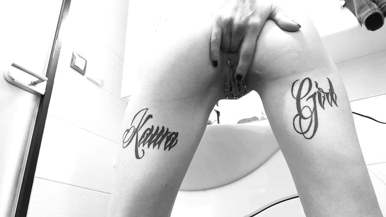 InkedKawaGirl: Трах пальцами крошечного очко