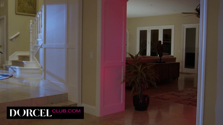 Dorcel Club: Пристрасний секс з Джанною Діор