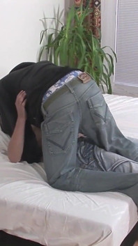 Exklusiv video Bareback: Ohämmad analsex med snygga homosexuella ivriga efter kuk
